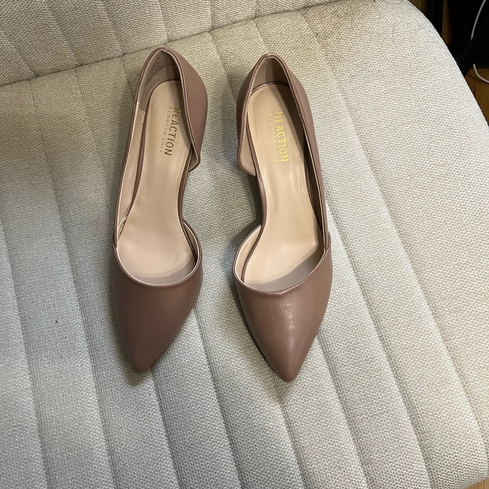 Perfection Women's Tan Pointed Toe Shoes